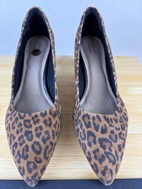 Clarks Collections Women's Leather Suede Upper Pumps Leopard Print Size 10 W